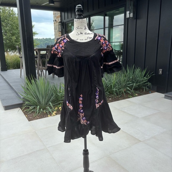 🌸 Boho Floral Embroidered Tunic Dress – XS 🌸 - Picture 2 of 6